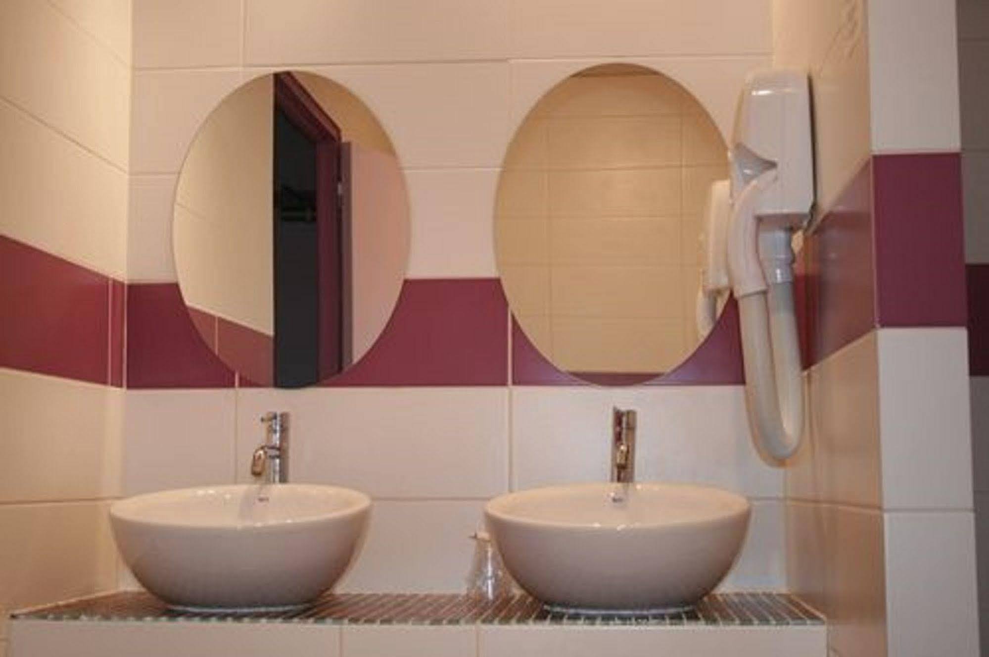 פונטנה-או-רוז Residence Universitaire Lanteri מראה חיצוני תמונה